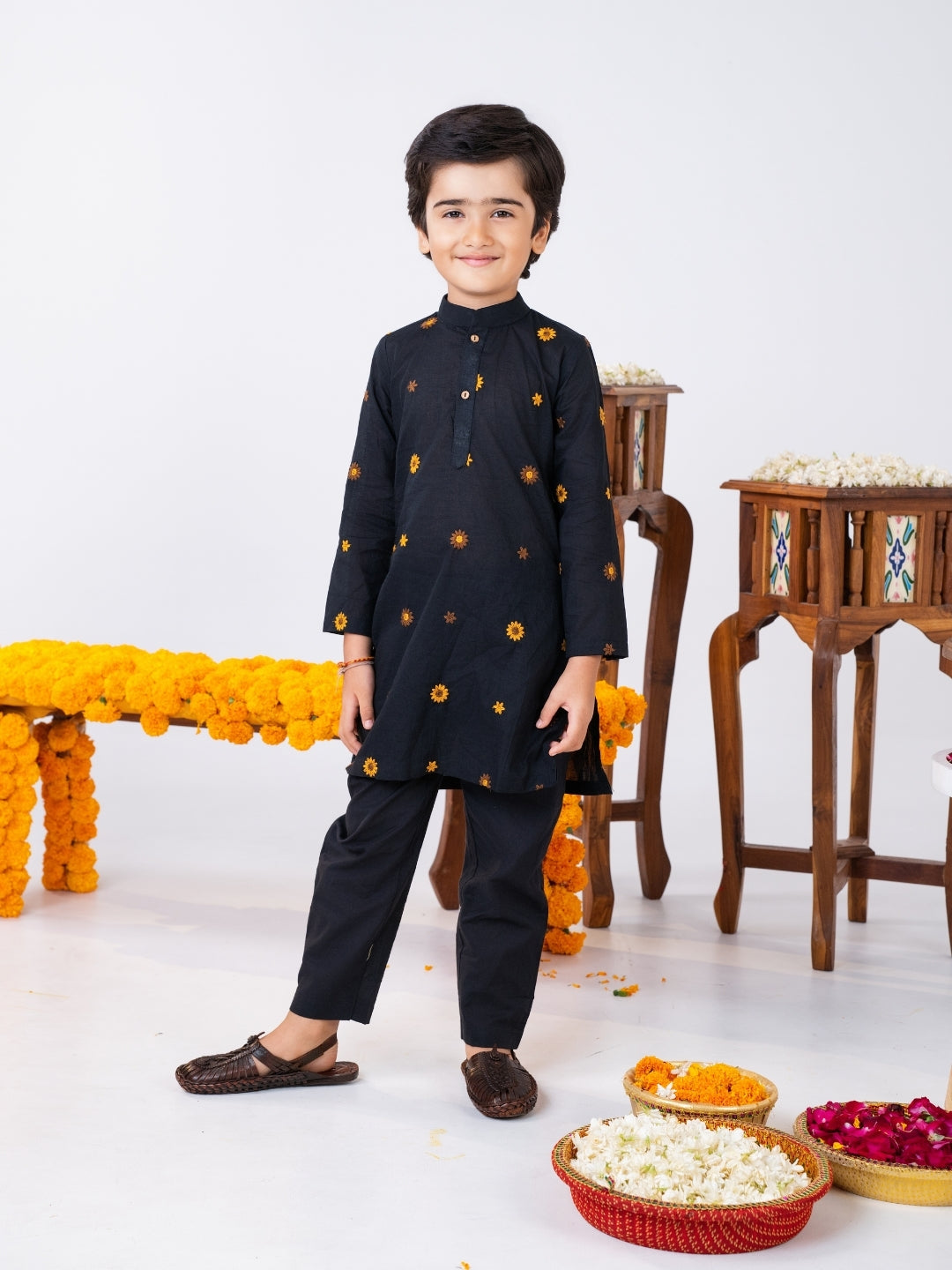 Boys Black Kurta Pant Set (Set of 2)