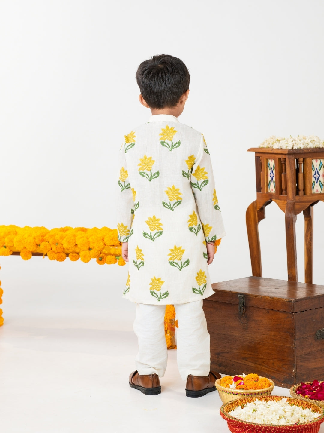 Boys Off White Yellow Floral Kurta with Pant (Set of 2)